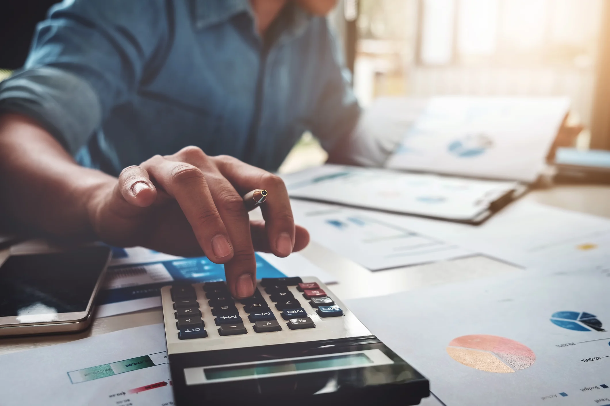 Báo Cáo Thuế Cho Công Ty May Mặc Gồm Những Loại Nào?
